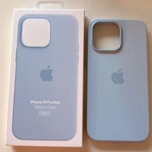 Authentic Apple silicone MagSafe iPhone 14 Pro Max case (color: Sky)